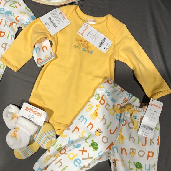 🆕 Gymboree 0-3months Alphabet Outfit Set - Picture 2 of 3